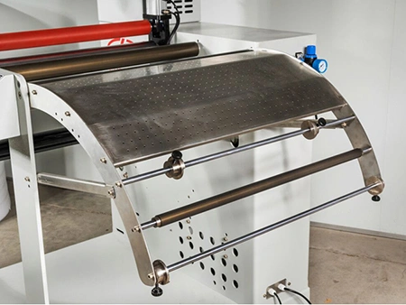 Vacuum table